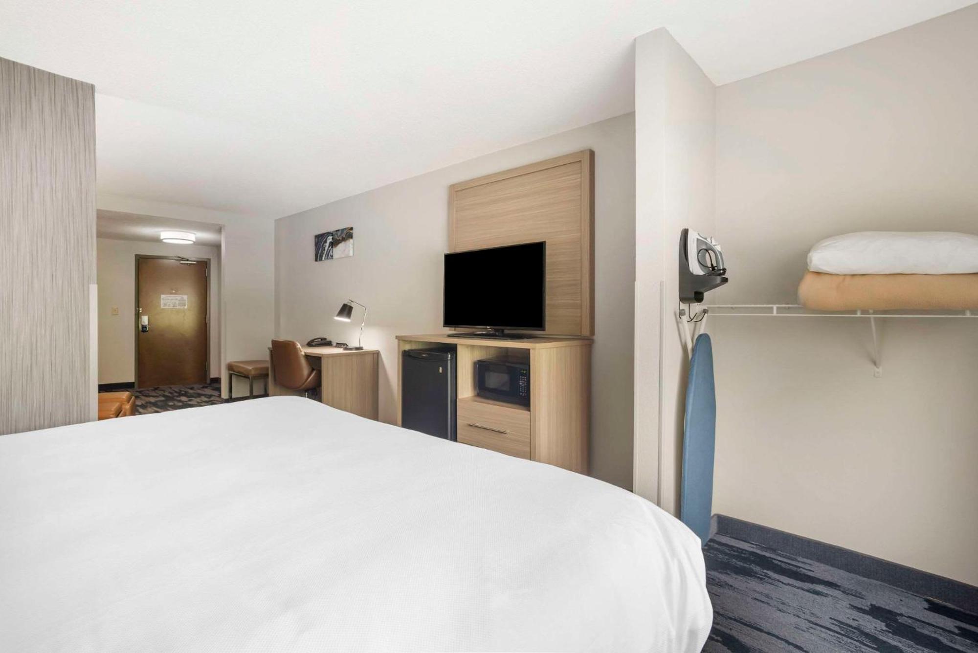 คอมฟอร์ต สวีท แอท เวสต์เกต มอลล์ Hotel สปาร์ตันเบิร์ก ภายนอก รูปภาพ
