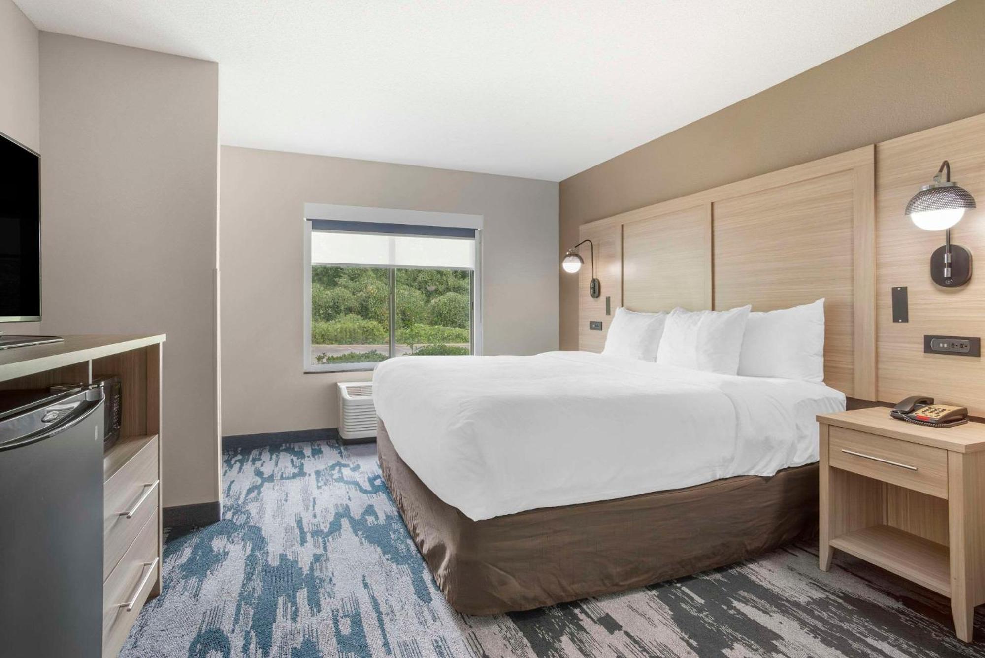 คอมฟอร์ต สวีท แอท เวสต์เกต มอลล์ Hotel สปาร์ตันเบิร์ก ภายนอก รูปภาพ